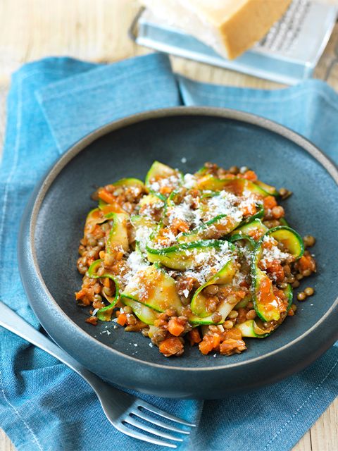 Tagliatelles de courgettes et bolognaise végétarienne Tagliatelles de courgettes et bolognaise végétarienne